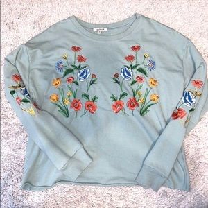embroidered crop sweatshirt